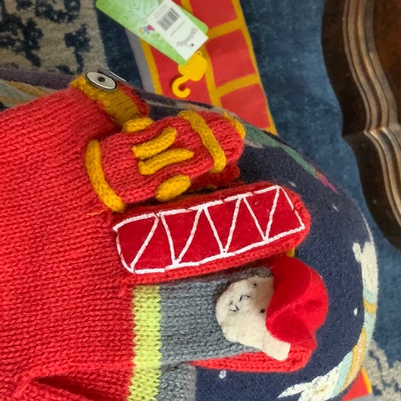 Kidorable Fireman scarf, hat and mittens- brand new - Picture 4 of 5